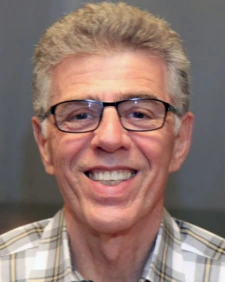 Philip Yucht headshot.